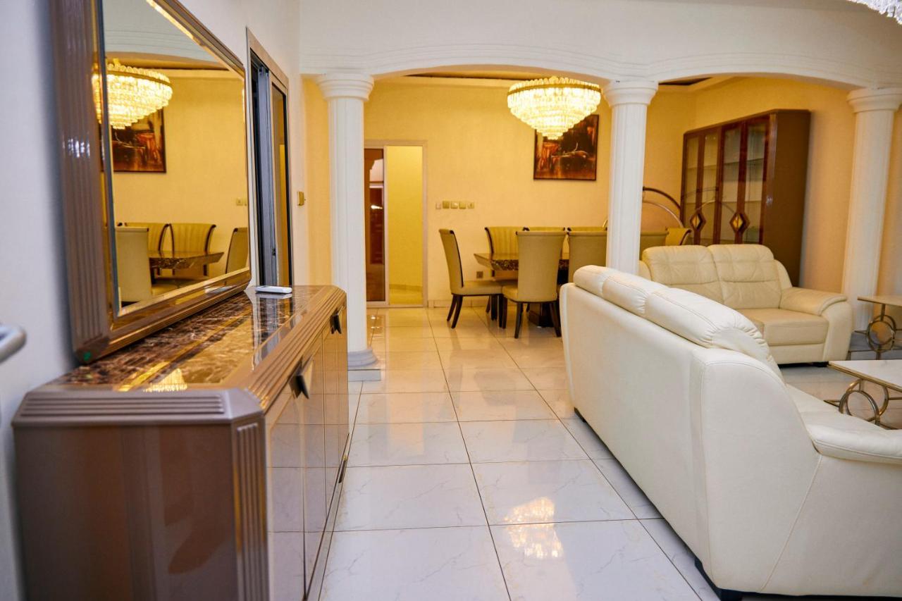 Residence Noumsi Yaounde Luaran gambar